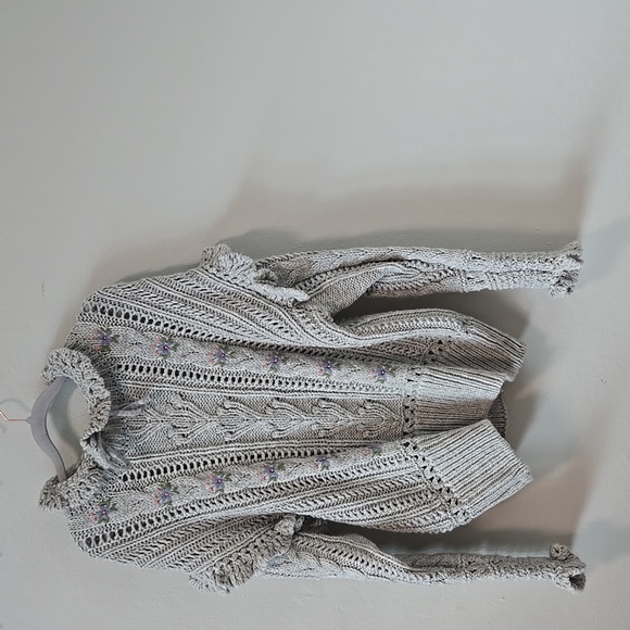 Zara Gray Embroidered Oversized Sweater - Picture 5 of 15